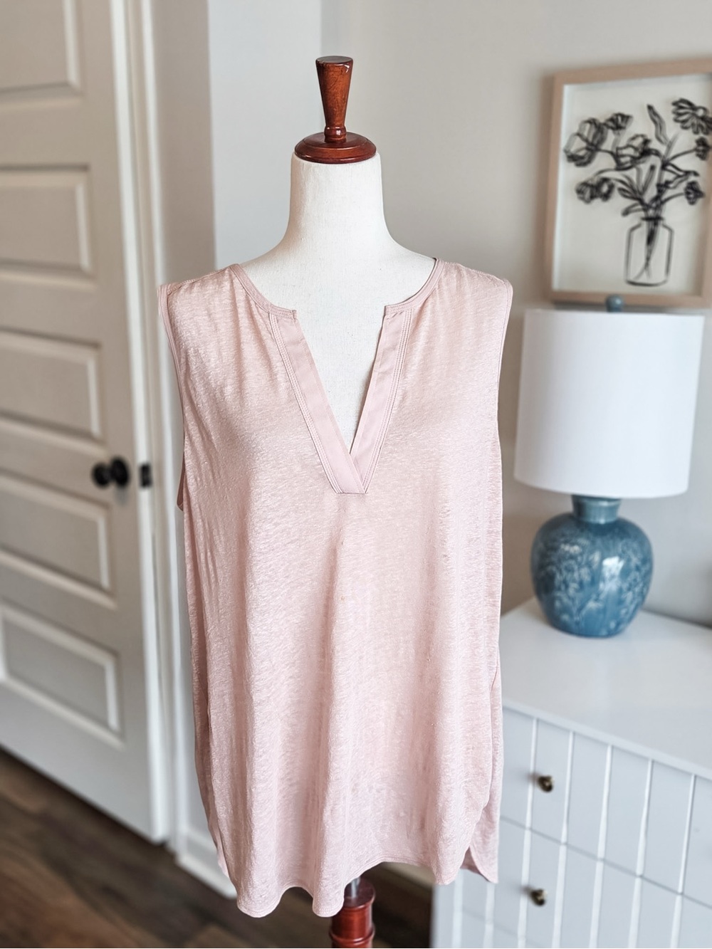 Sleeveless V-Neck Women's Linen Top in Blush Pink